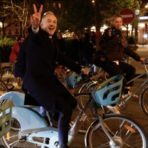 "Il y a beaucoup à faire et nous commencerons demain matin" - Paris prouve que des politiques progressistes en faveur du cyclisme peuvent gagner les élections
