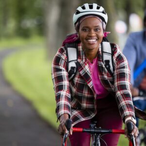 « Tout le monde gagne lorsque davantage de personnes font du vélo » : une étude montre que les déplacements domicile-travail à vélo présentent littéralement un million d'avantages