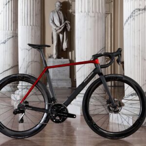 « À une époque dominée par les cadres monocoques, le C72 réaffirme la valeur d'une méthode plus délibérée » – Colnago dévoile le dernier mannequin de sa série C