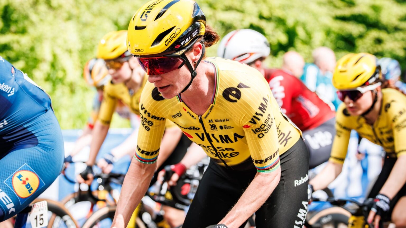 Vos casse la clavicule ; Rüegg, leader de la course, contraint d ...
