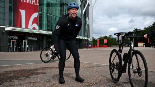 «Ça a été brutal» – Olly Murs traverse des pluies torrentielles et la douleur d'un ongle perdu pour collecter des fonds pour l'Unicef