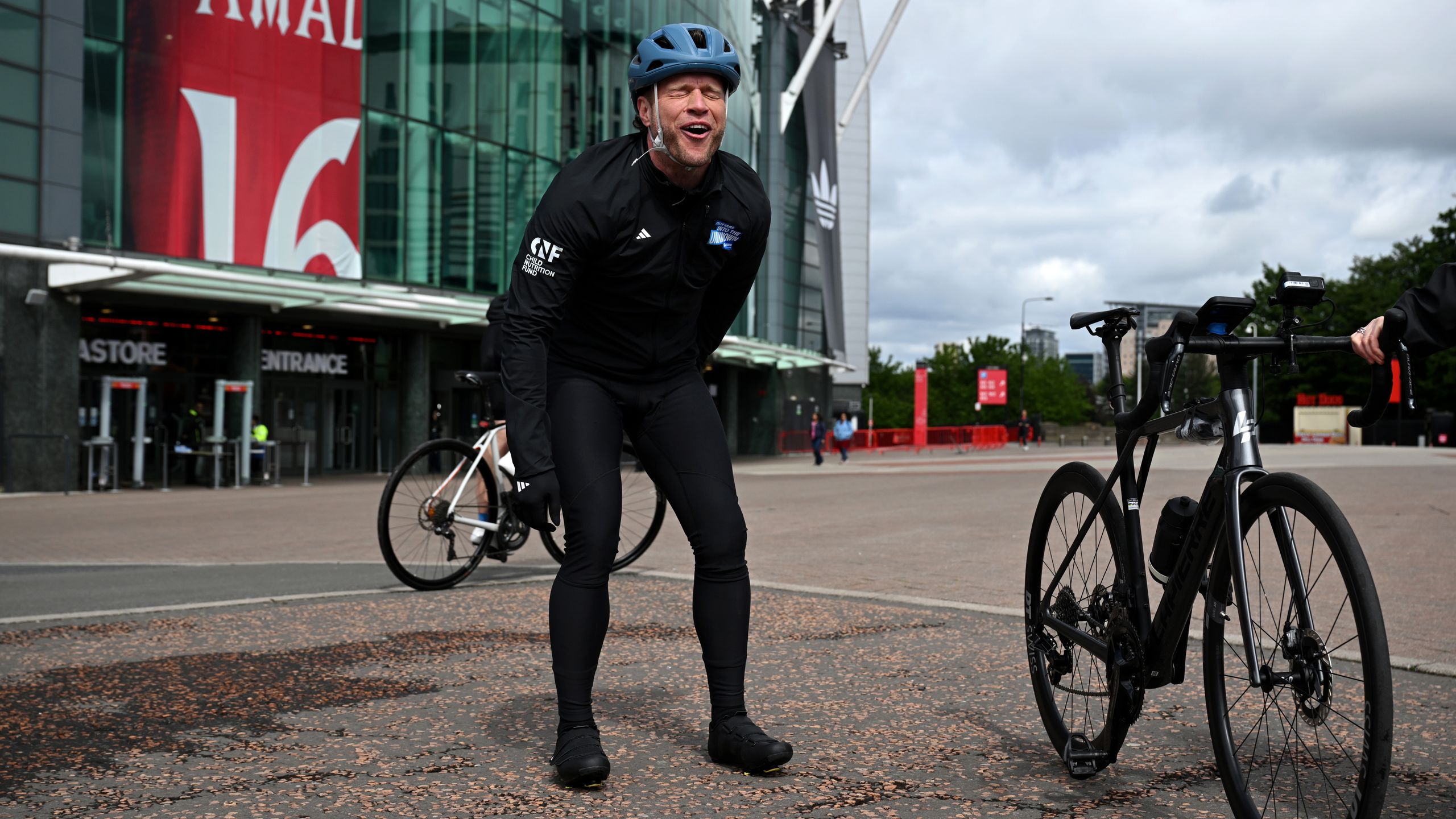 «Ça a été brutal» – Olly Murs traverse des pluies torrentielles et la douleur d'un ongle perdu pour collecter des fonds pour l'Unicef