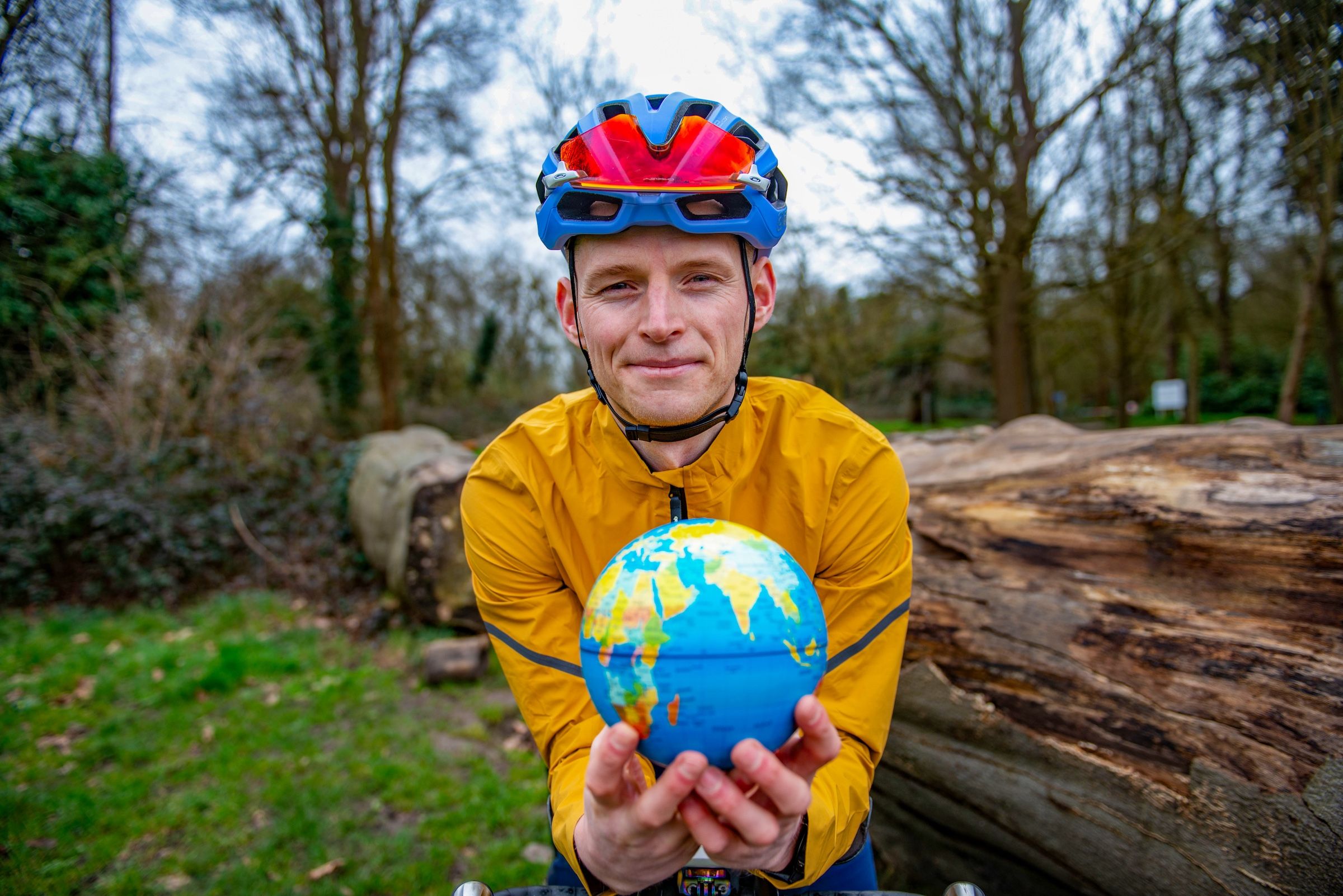 "Je me suis évanoui, je suis tombé et je me suis réveillé sur le tarmac" : comment un pilote a géré sa maladie cardiaque et a fait le tour du monde