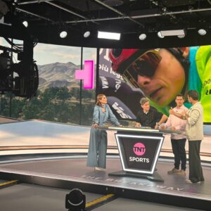 "Nous n'avons rien négligé" - Dans la couverture du Giro d'Italia de TNT Sports, d'Orla Chennaoui en studio à Jens Voigt en moto