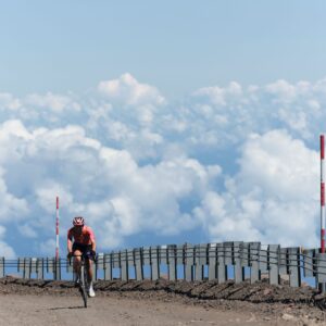 « Tenter de gravir le Kilimandjaro en une journée, c'est élargir ce qui est possible – pas seulement sur la montagne, mais dans la vie » : Hannah Otto veut devenir la femme la plus rapide à gravir le mont Kilimandjaro en une journée