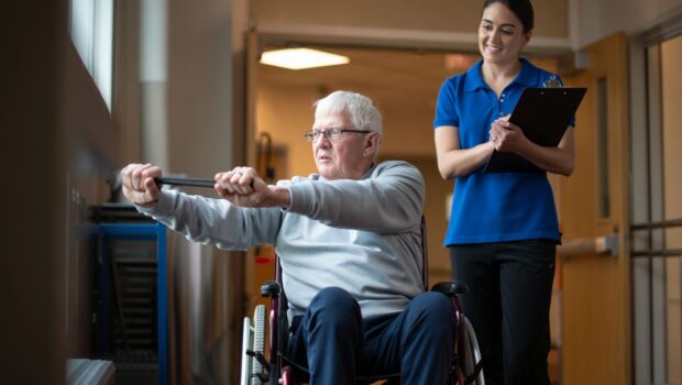 Faute de kinés ce centre mise sur des séances de sport adapté pour soulager les patients