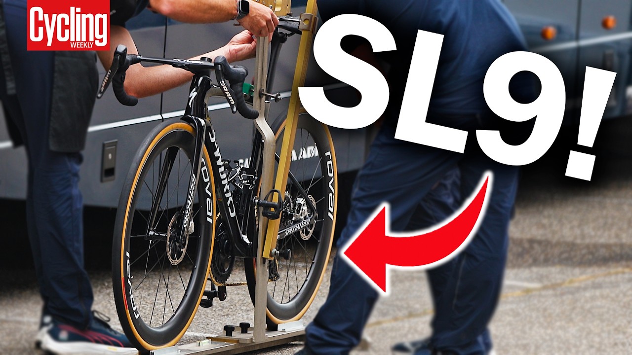 FUITE ! Nouveau vélo de route Specialized Tarmac SL9 repéré lors de la course d'échauffement du Tour de France - YouTube
