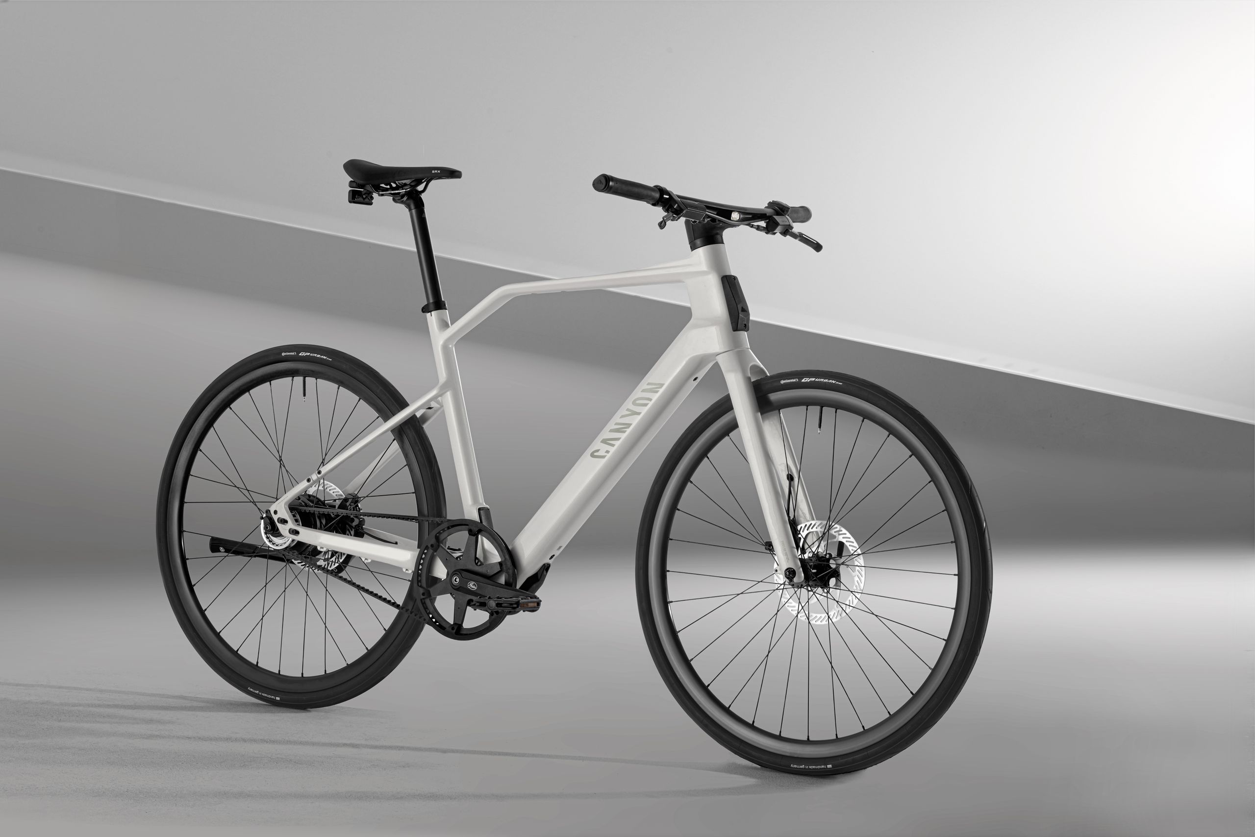 Le nouveau vélo électrique de Canyon peut communiquer avec les voitures – mais est-ce les vélos qui doivent changer ?