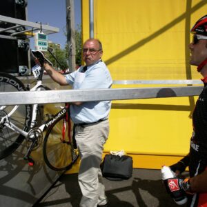 «Maintenant, tout le monde sait que ces vélos sont très légers. C'est dommage que l'athlète ait dû payer si durement pour ça': Undercover Mechanic à propos de la disqualification du Grio d'Italia Women