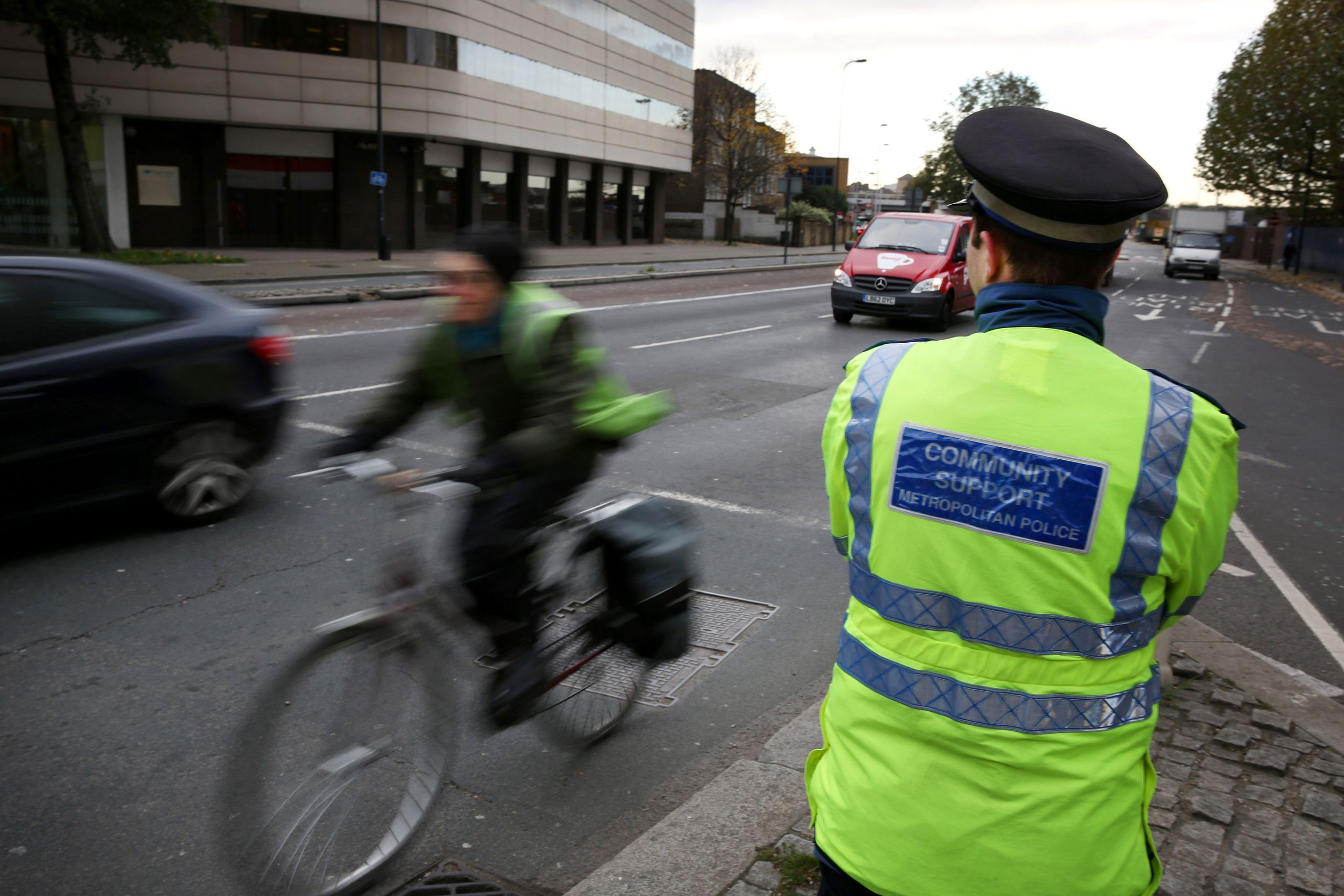 Mes amis ont été arrêtés par la police et on leur a dit qu'ils étaient vulnérables en tant que cyclistes – mais ce sont les conducteurs qu'il faut rappeler.