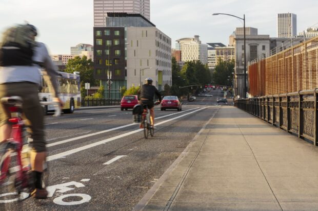 « Réduire les embouteillages, améliorer la mobilité et assurer la sécurité des cyclistes » — les législateurs présentent l'America Bikes Act bipartite