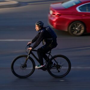 « Le vélo va plus vite que la voiture en ville » : ce que montre cette étude