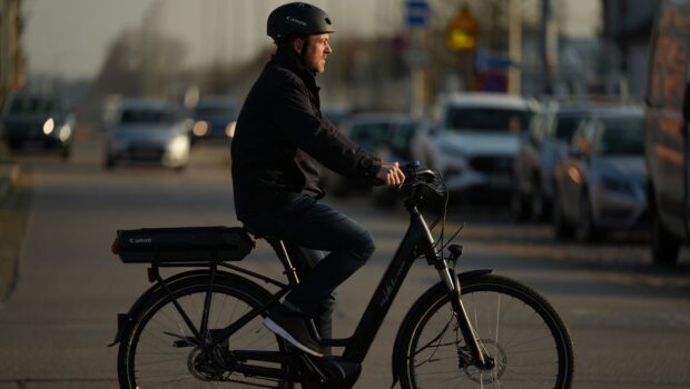 150 km dʼautonomie et une recharge complète en 90 minutes : ce vélo électrique change la donne pour le vélotaf