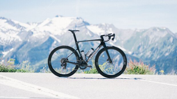Test du Cannondale SuperSix Evo 2026 : Un plaisir à rouler, mais est-il vraiment meilleur que l'ancien ?