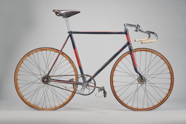 Avec des tubes Cantiflex sur mesure fabriqués exclusivement pour eux, Bates a pu créer des vélos uniques pour toutes les surfaces.