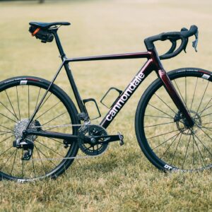 Test du Cannondale CAAD14 : Les os d'une machine brillante mais manque la cible de plusieurs manières