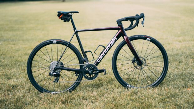 Test du Cannondale CAAD14 : Les os d'une machine brillante mais manque la cible de plusieurs manières