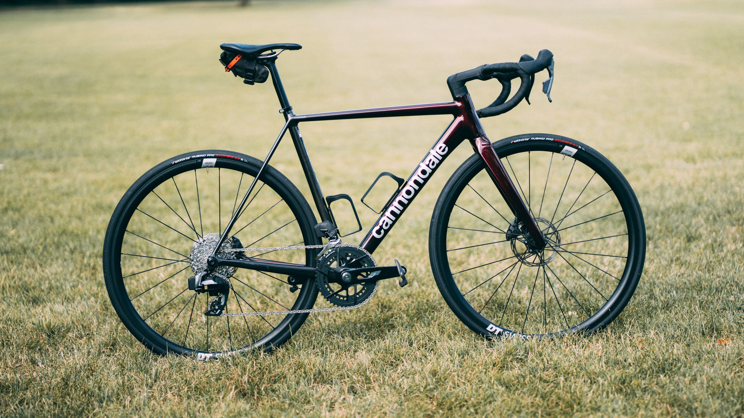 Test du Cannondale CAAD14 : Les os d'une machine brillante mais manque la cible de plusieurs manières