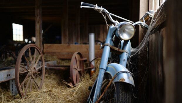 Il vide la grange de son grand-père et tombe sur un Peugeot PX-10 oublié depuis 1979
