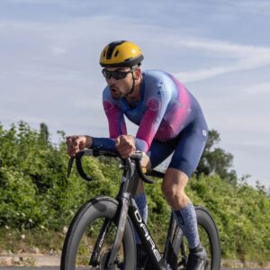 « Vous entrez dans un état de fluidité » – Record britannique de vélo de route de 100 milles établi par Dane