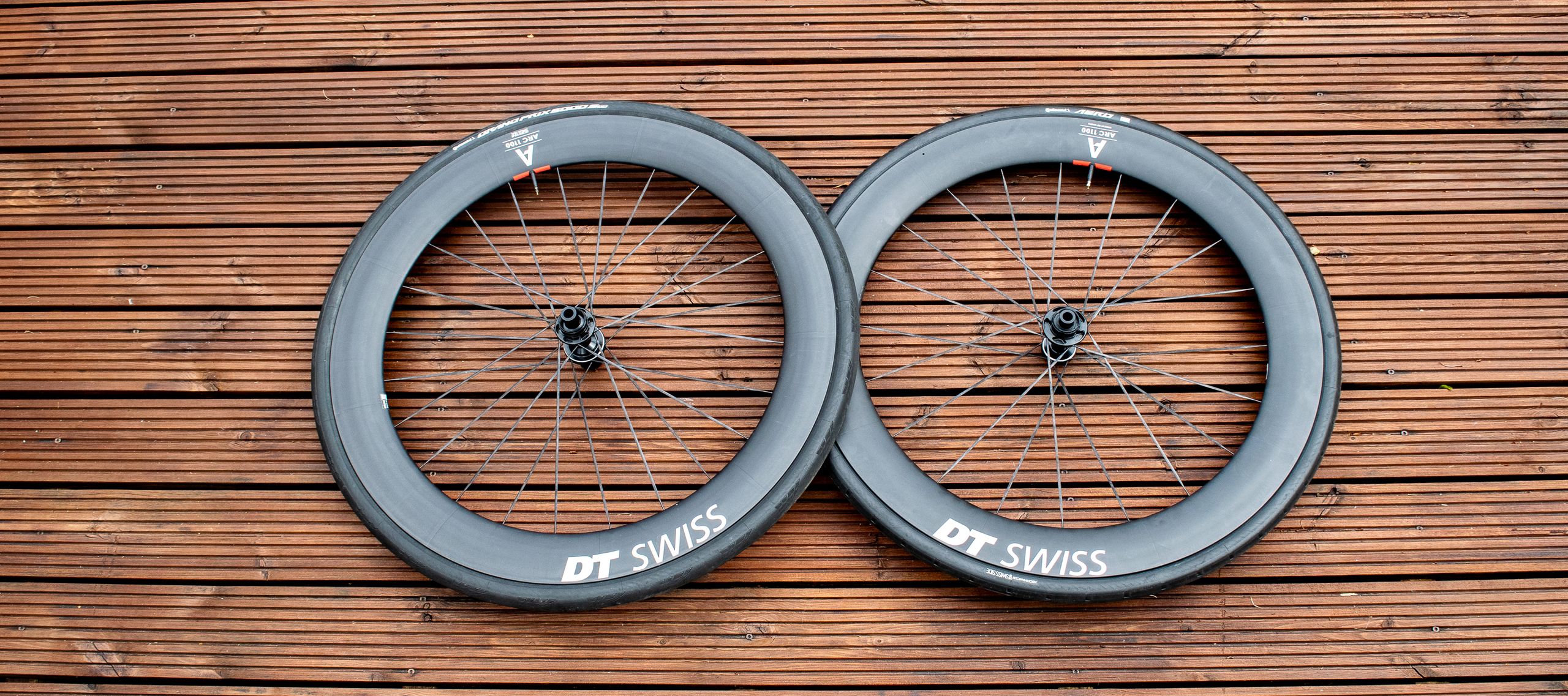 Test des roues DT Swiss ARC 1100 65 : Excellentes performances à grande vitesse, mais peuvent-ils rivaliser avec des concurrents plus légers ?