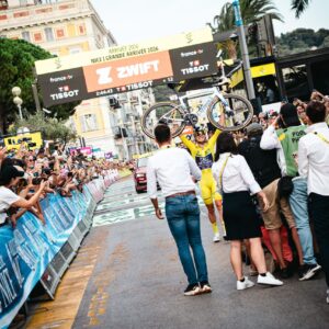 Les femmes sont depuis trop longtemps une espèce rare dans le cyclisme – les statistiques du Tour de France Femmes suggèrent que nous assistons enfin à un réel changement