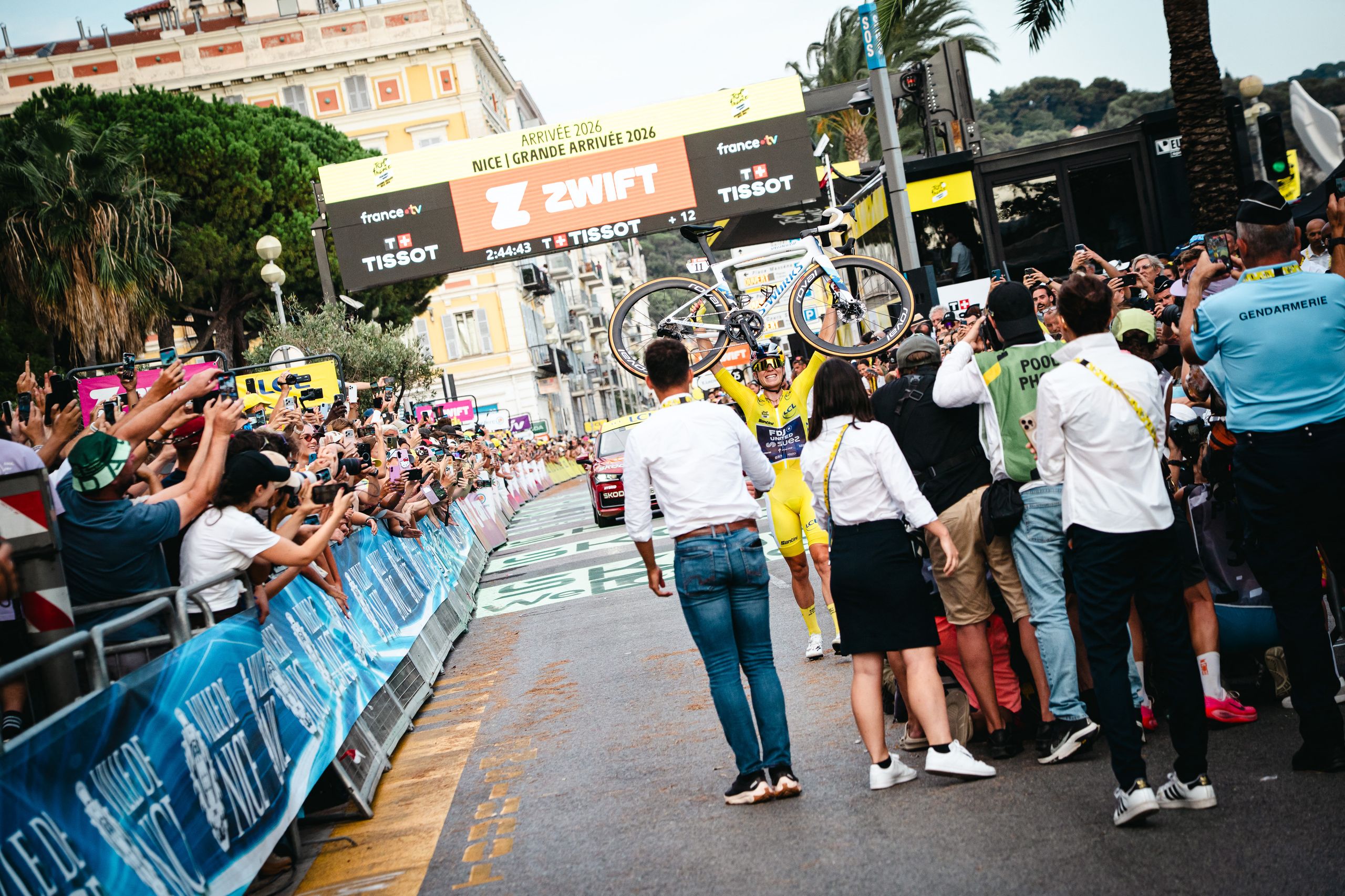 Les femmes sont depuis trop longtemps une espèce rare dans le cyclisme – les statistiques du Tour de France Femmes suggèrent que nous assistons enfin à un réel changement