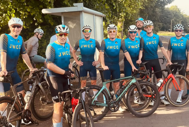 « Dévasté par la perte de l'un des bons gars du cyclisme » – Un cycliste du club écossais décède après avoir été heurté par un conducteur de voiture lors d'un entraînement