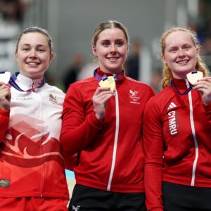"Imaginez un monde où les femmes sont vues pour ce qu'elles peuvent faire et pas seulement pour leur apparence" : la championne olympique Sophie Capewell s'exprime contre la publicité de Sydney Sweeney