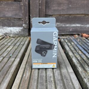 Test Garmin HRM 200 : Un cardiofréquencemètre d'entrée de gamme précis et confortable