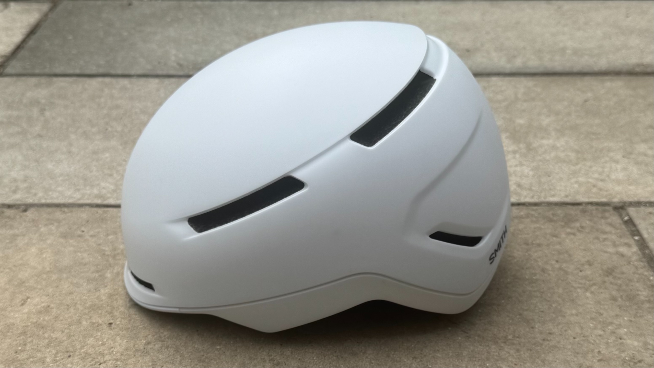 Le casque Smith Dispatch sans feu arrière