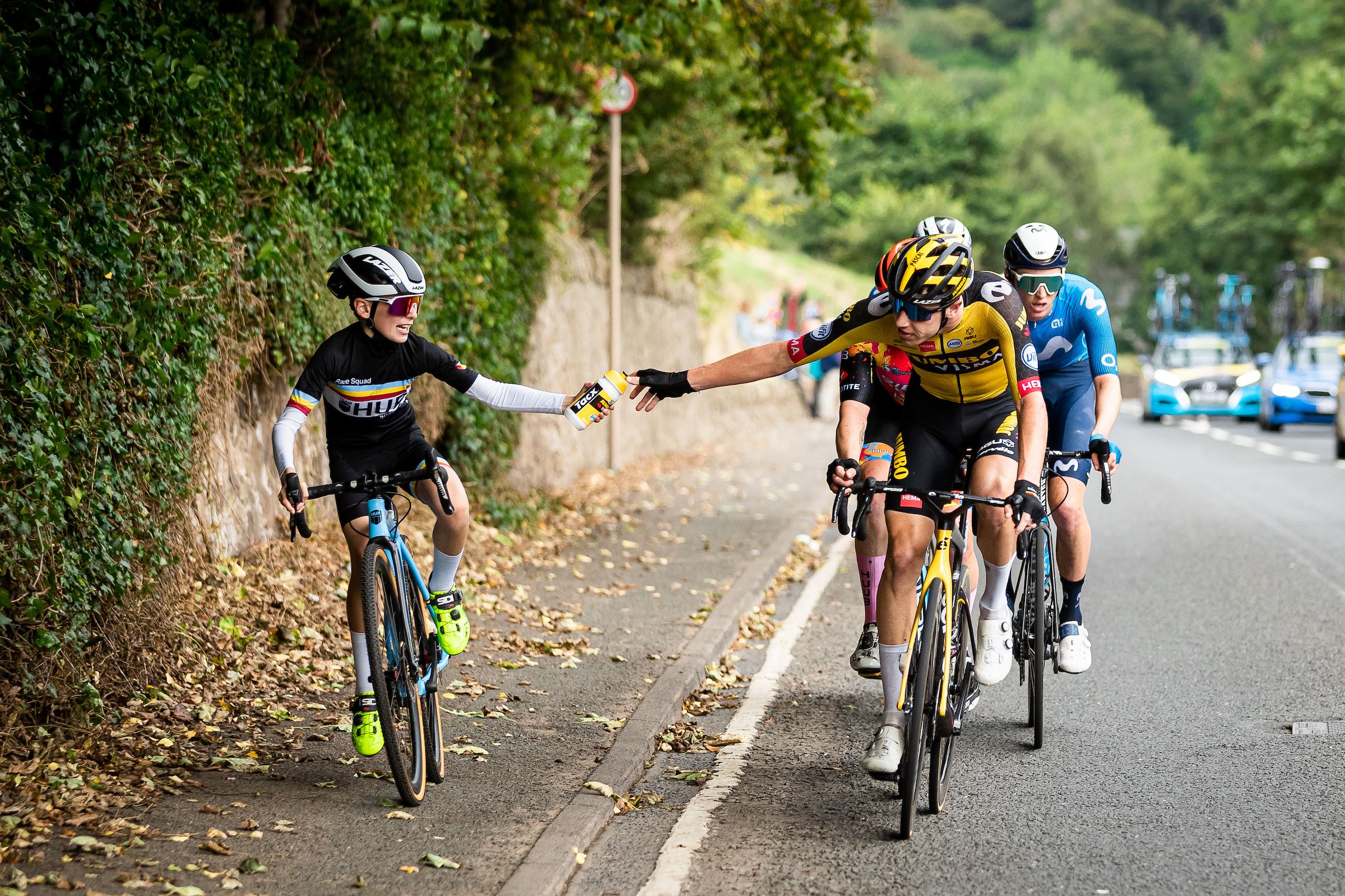 "Mon objectif final est de rouler avec l'équipe WorldTour" - la jeune star d'un clip viral du Tour de Grande-Bretagne 2021 signe pour l'équipe de développement des talents de Visma-Lease a Bike