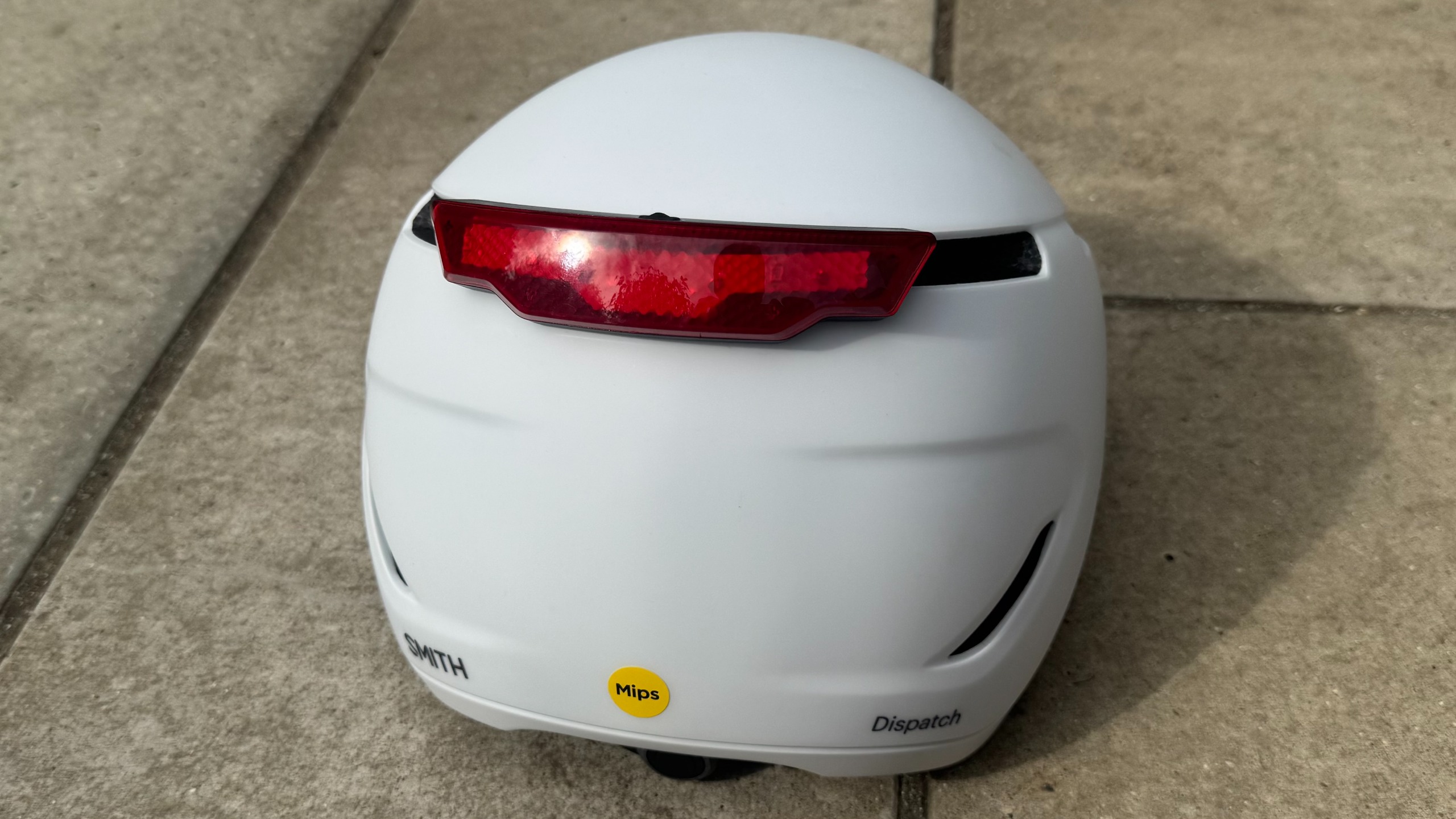 Le casque Smith Dispatch avec feu arrière