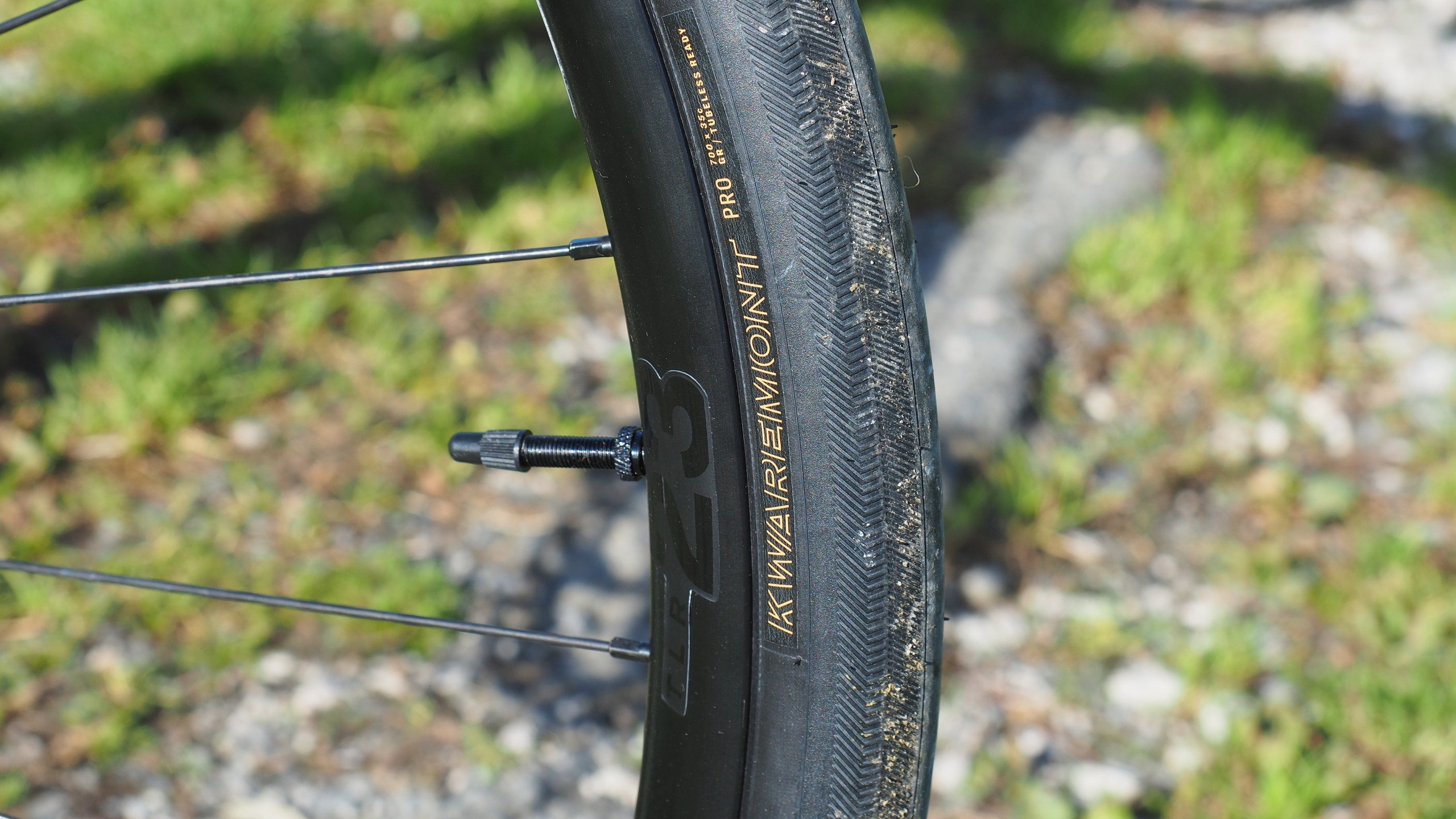 Pneu Bontrager Kwaremont Pro 35 mm sur jante de 23 mm