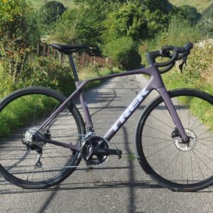 Je n'étais pas sûr des vélos de route d'endurance, mais le nouveau Trek Domane SL 5 Gen 5 m'a conquis