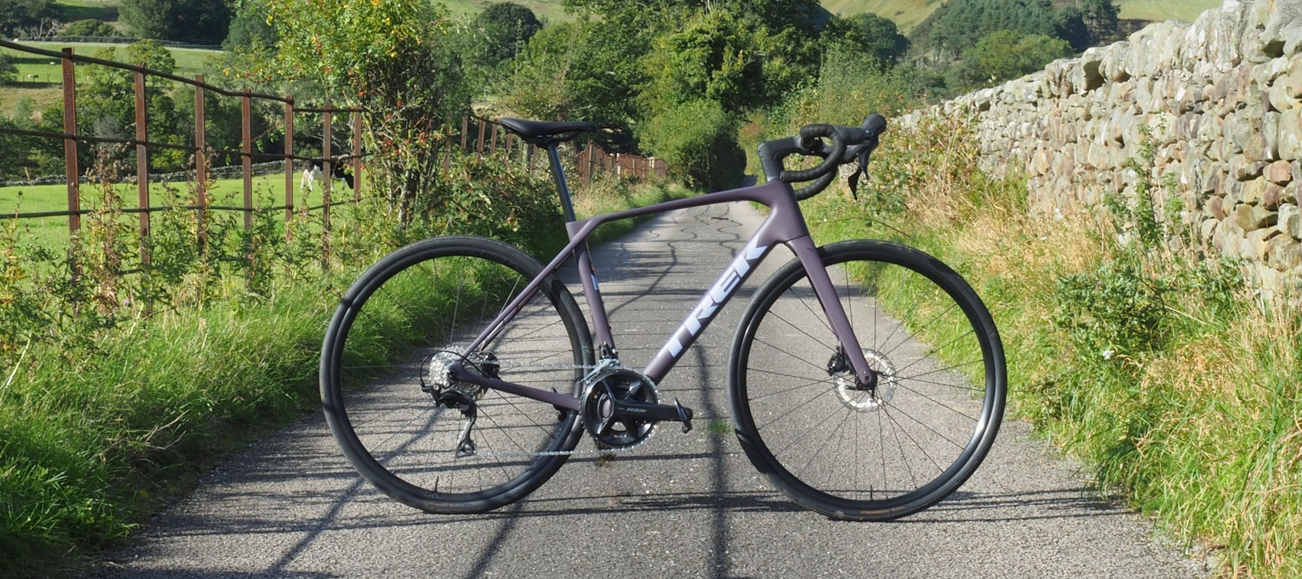 Je n'étais pas sûr des vélos de route d'endurance, mais le nouveau Trek Domane SL 5 Gen 5 m'a conquis