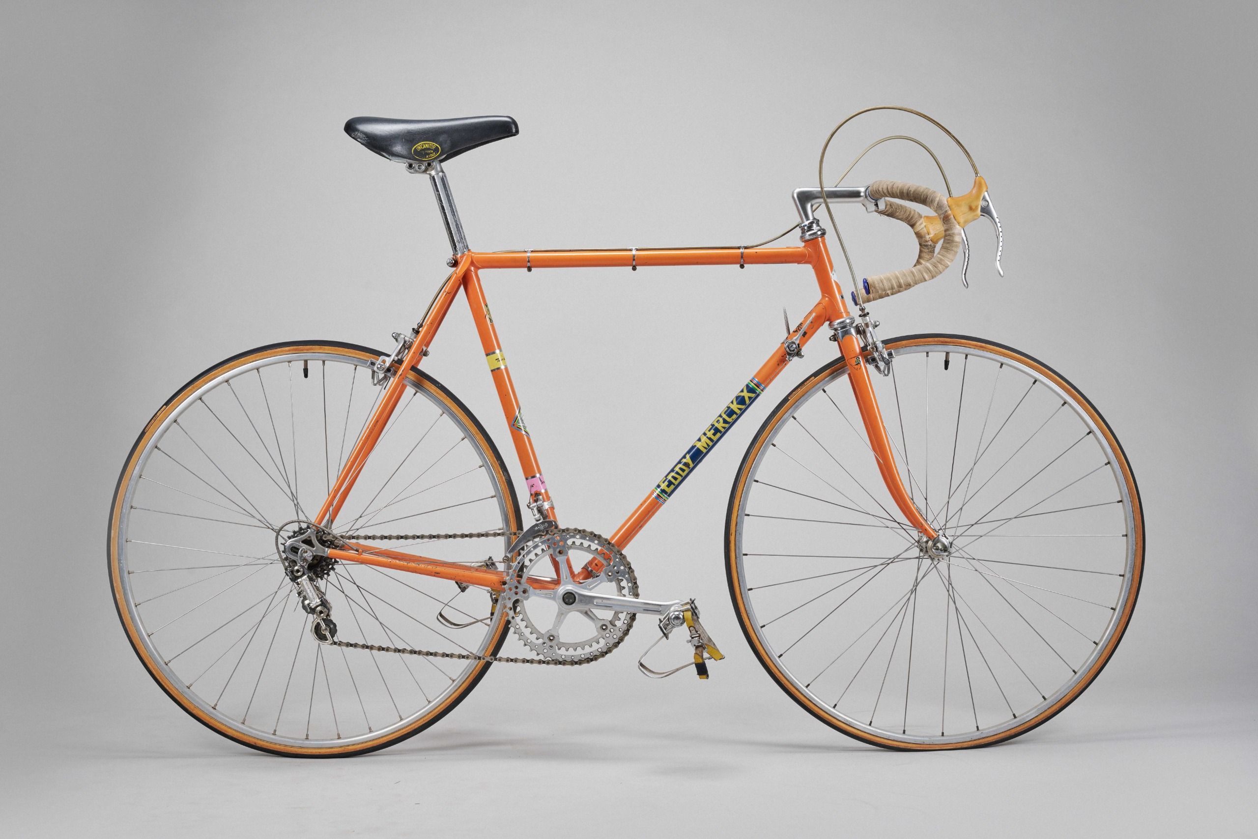 Un vélo de l'équipe Eddy Merckx utilisé au service du grand homme