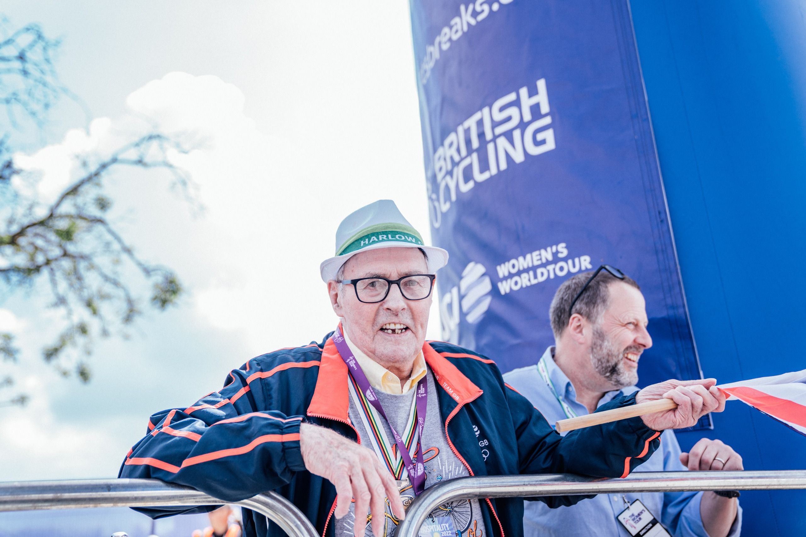 Vin Denson, pilote britannique pionnier et ami proche de Tom Simpson, décède à l'âge de 90 ans