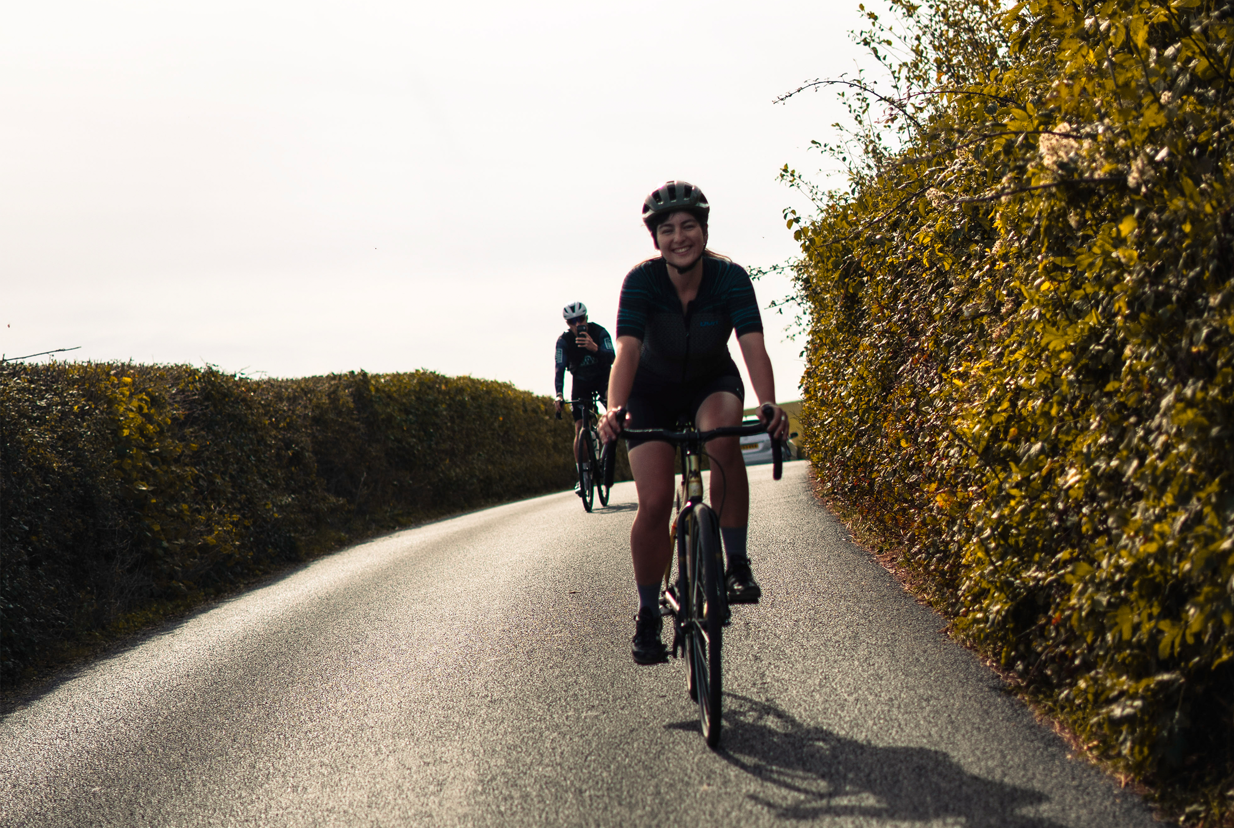 « Mon vieux vélo de gravel ne correspondait pas aux collines de l'île » : j'ai contourné l'endroit le plus ensoleillé du Royaume-Uni et j'ai heurté le mur, mais j'ai découvert un paradis pour le cyclisme.